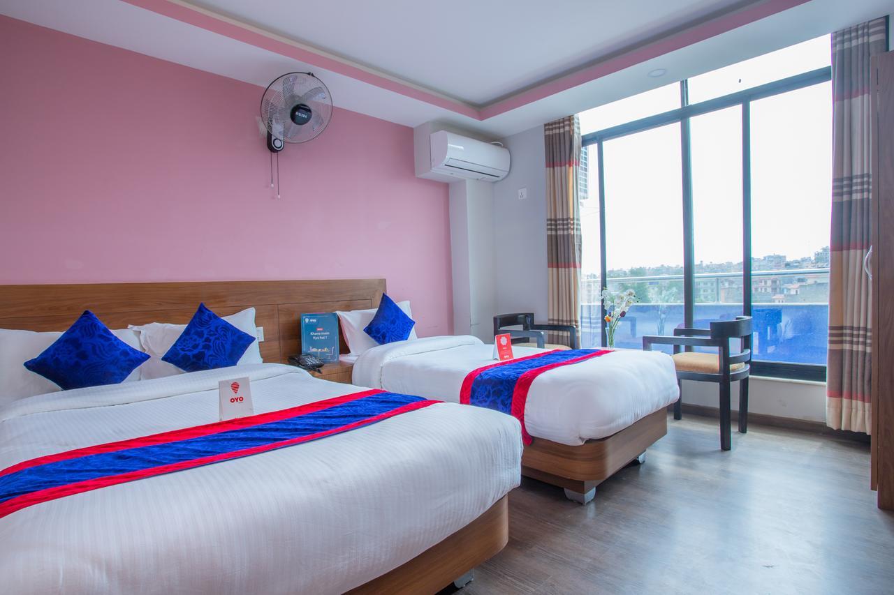 Oyo 136 Hotel Om Plaza Катманду Экстерьер фото